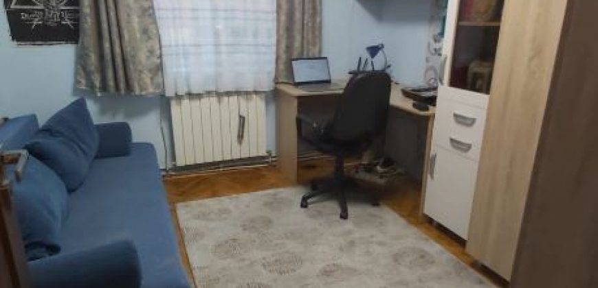 Apartament 4 camere Cetate, zona Closca, bloc foste proprietati !