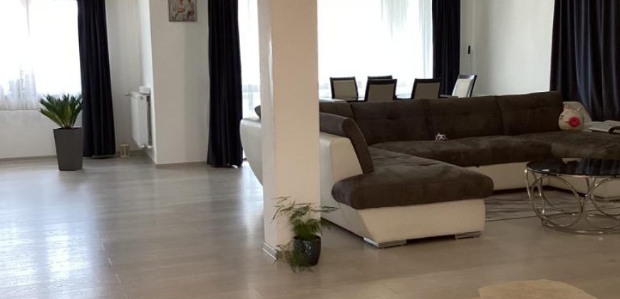 Casă cu 4 camere și garaj, în Alba Iulia.