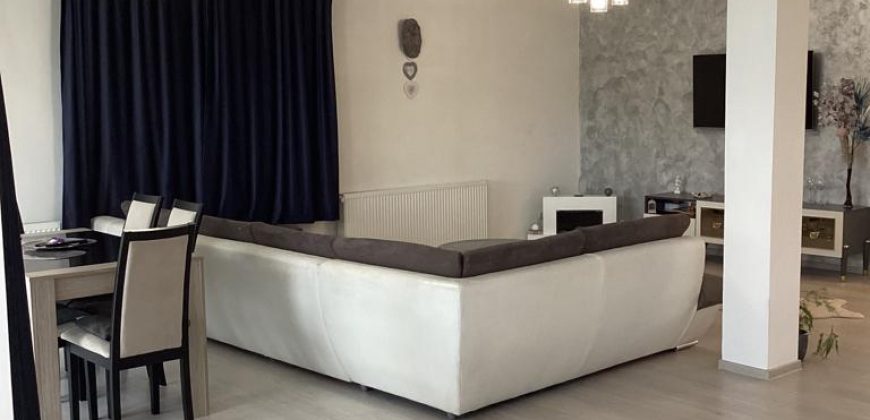 Casă cu 4 camere și garaj, în Alba Iulia.