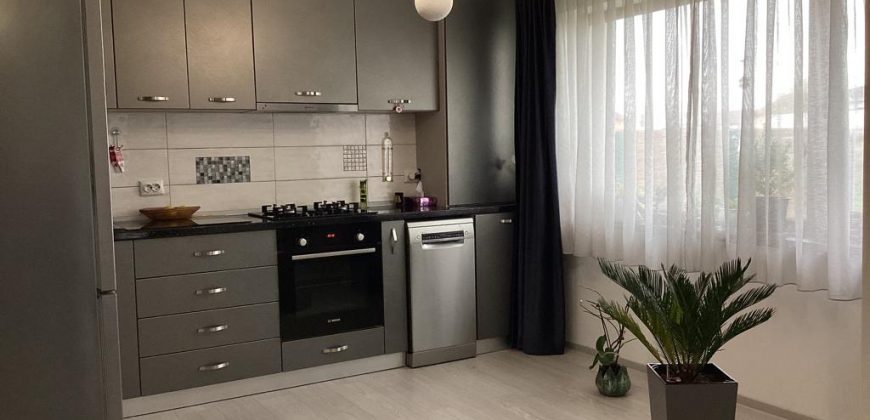 Casă cu 4 camere și garaj, în Alba Iulia.