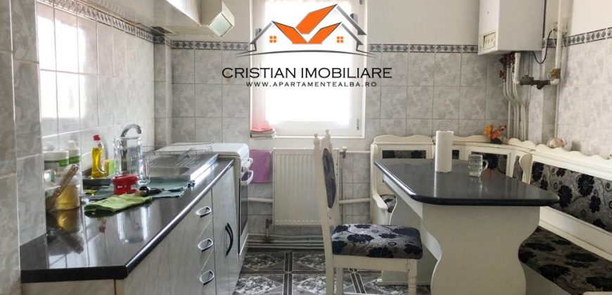 Apartament 4 camere, Cetate !