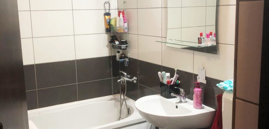 Apartament 2 camere, zona Dealul Furcilor, etajul 1 !