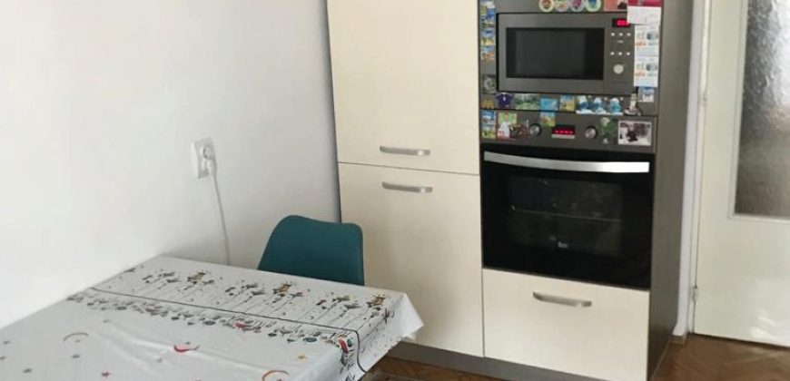 Apartament 4 camere, etaj 2 !