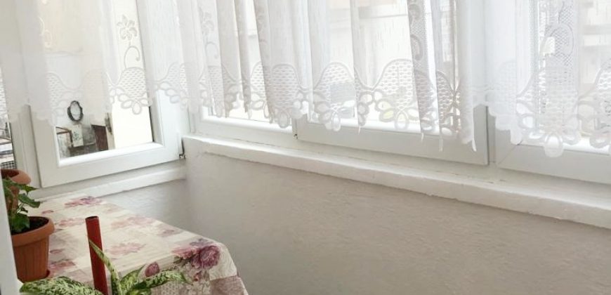 Apartament 2 camere Cetate, etajul 1 !