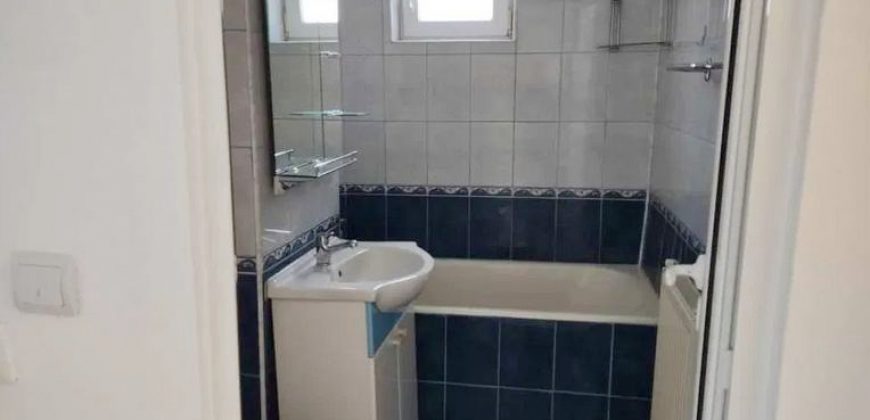 Apartament 3 camere decomandat Cetate, foste proprietati, etaj 2, mobilat, utilat!
