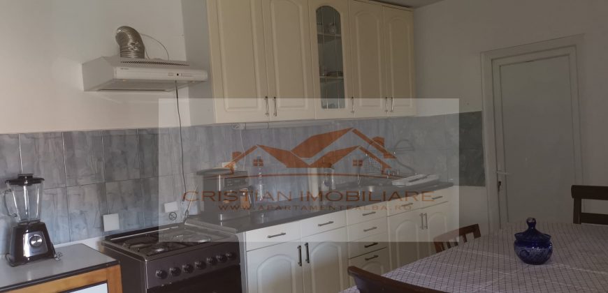 Casa de vanzare in Ighiu ,7 camere, 3 bai, teren 2159mp!