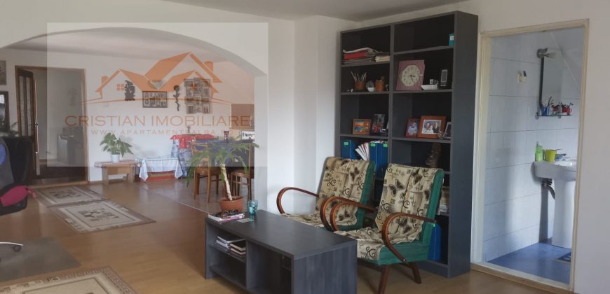 Casa de vanzare in Ighiu ,7 camere, 3 bai, teren 2159mp!