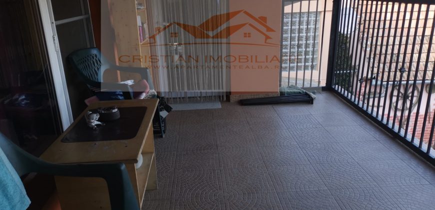 Casa de vanzare in Ighiu ,7 camere, 3 bai, teren 2159mp!