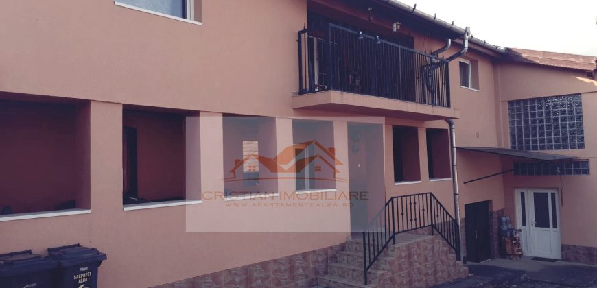 Casa de vanzare in Ighiu ,7 camere, 3 bai, teren 2159mp!