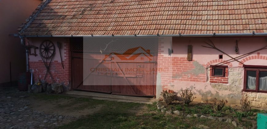 Casa de vanzare in Ighiu ,7 camere, 3 bai, teren 2159mp!