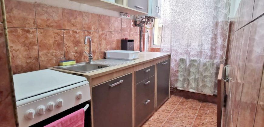 Apartament 2 camere Cetate, parter, mobilat, utilat!