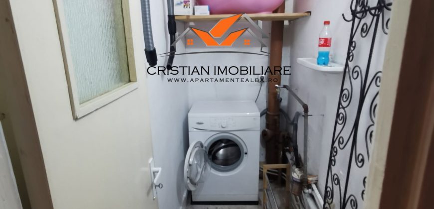 Apartament 3 camere decomandat Cetate , mobilat, utilat!