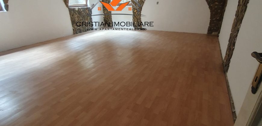 Casa D+P+E,6 camere, teren 900 mp, Cetate-Piata!