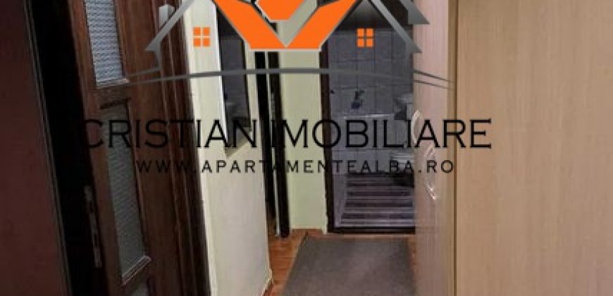 Apartament 3 camere decomandat Centru, etaj 2, mobilat, utilat!