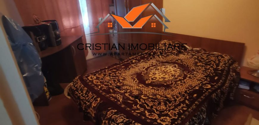 Apartament 2 camere, etaj 2,bloc de caramida, Cetate!