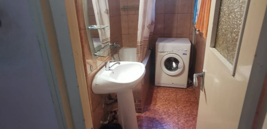 Apartament 2 camere, etaj 2,bloc de caramida, Cetate!