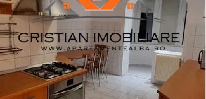 Apartament 4 camere decomandat, 2 bai, zona Centru!