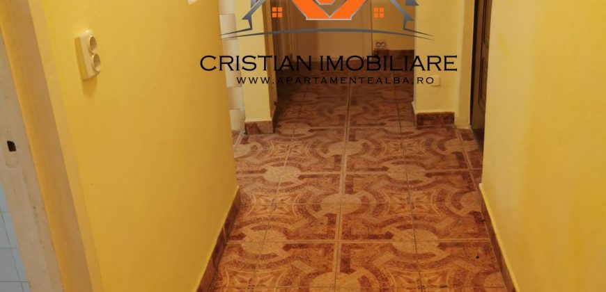 Apartament 2 camere decomandat , etaj intermediar, bloc cu lift, Cetate!