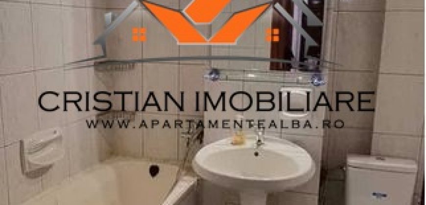 Apartament 4 camere decomandat, 2 bai, zona Centru!