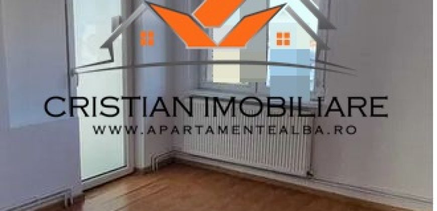 Apartament 4 camere decomandat, 2 bai, zona Centru!