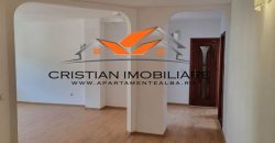 Apartament 4 camere decomandat, 2 bai, zona Centru!