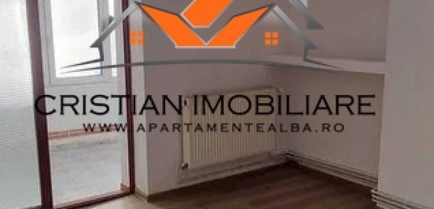 Apartament 4 camere decomandat, 2 bai, zona Centru!
