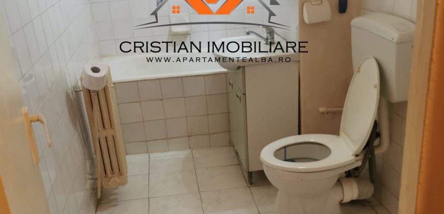 Apartament 2 camere decomandat , etaj intermediar, bloc cu lift, Cetate!