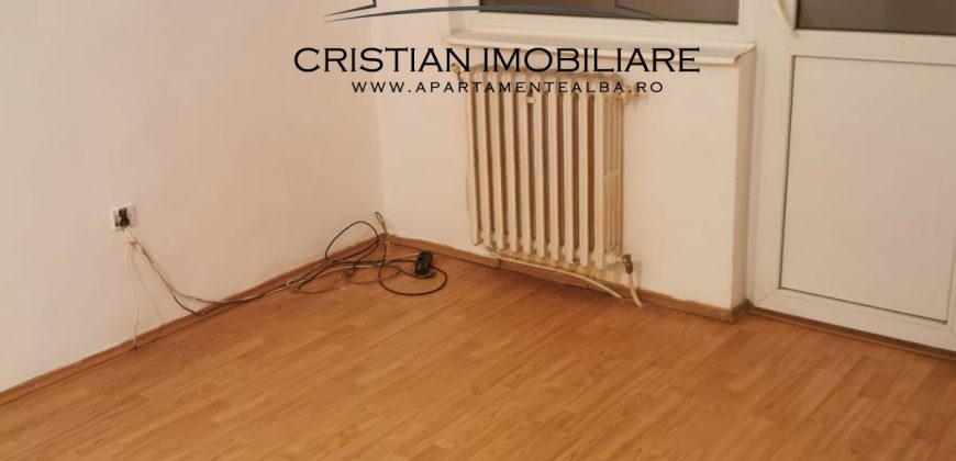 Apartament 2 camere decomandat , etaj intermediar, bloc cu lift, Cetate!