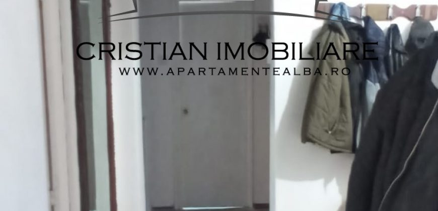 Apartament 4 camere decomandat, 2 bai, cu garaj in bloc, Cetate !