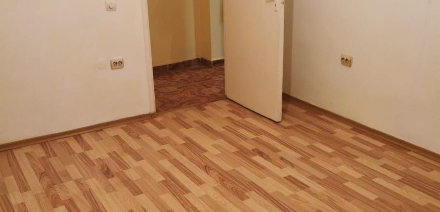 Apartament 2 camere decomandat , etaj intermediar, bloc cu lift, Cetate!