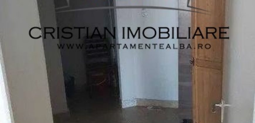 Apartament 4 camere decomandat , pretabil locuit sau spatiu comercial, Ampoi 2 !