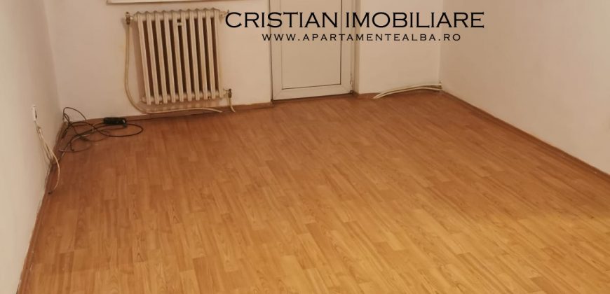 Apartament 2 camere decomandat , etaj intermediar, bloc cu lift, Cetate!