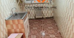 Apartament 2 camere decomandat , etaj intermediar, bloc cu lift, Cetate!