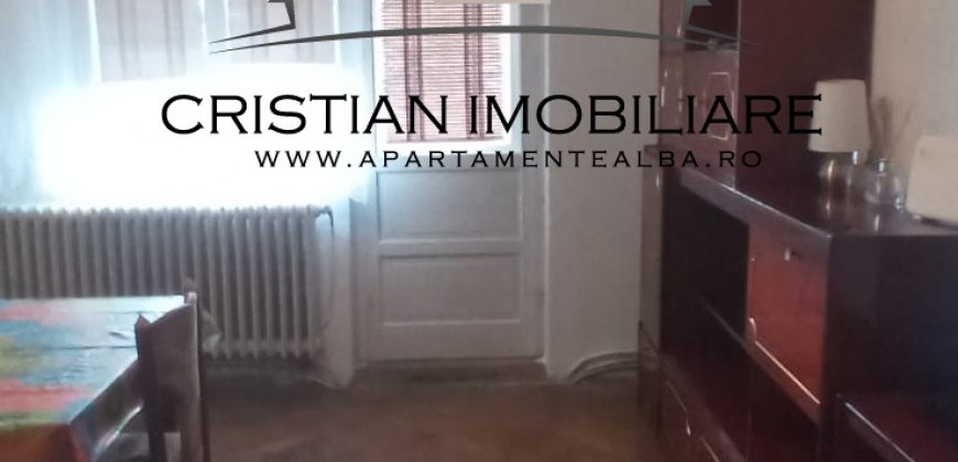 Apartament 4 camere decomandat, 2 bai, cu garaj in bloc, Cetate !