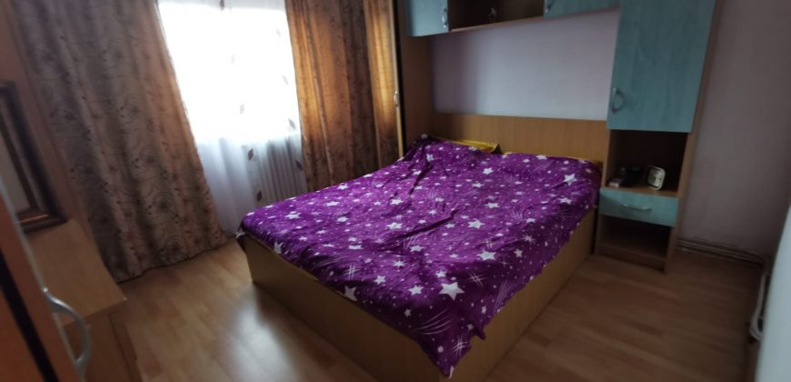 Apartament 3 camere decomandat,cu 2 bai, Cetate-Mercur !