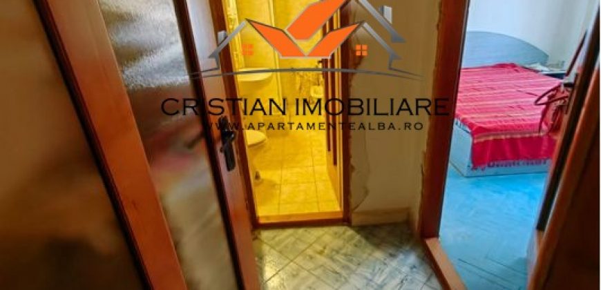 Apartament 4 camere, decomandat, etaj 1, cu garaj si pivnita,Cetate!