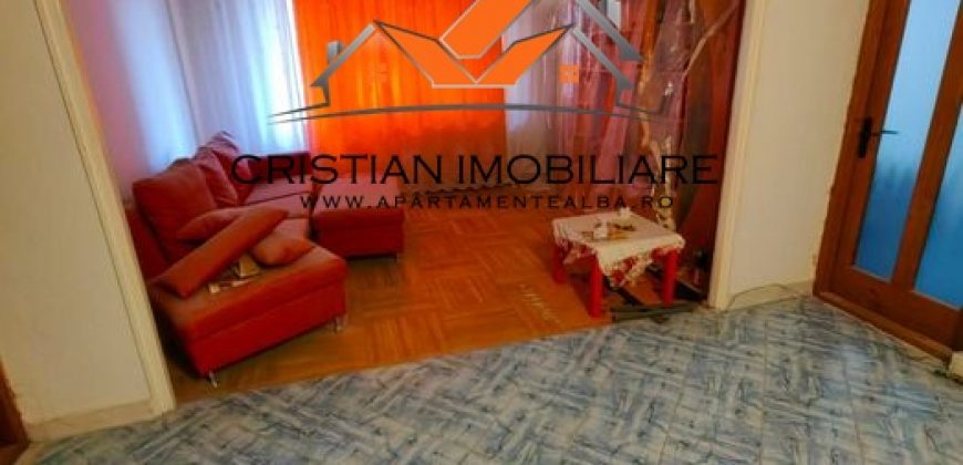 Apartament 4 camere, decomandat, etaj 1, cu garaj si pivnita,Cetate!