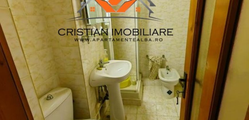 Apartament 4 camere, decomandat, etaj 1, cu garaj si pivnita,Cetate!