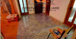 Apartament 4 camere, decomandat, etaj 1, cu garaj si pivnita,Cetate!