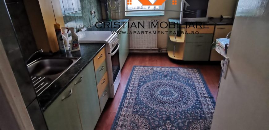 Apartament 3 camere decomandat,etaj 1, 2 bai, Cetate !