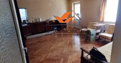 Apartament 3 camere decomandat,etaj 1, 2 bai, Cetate !