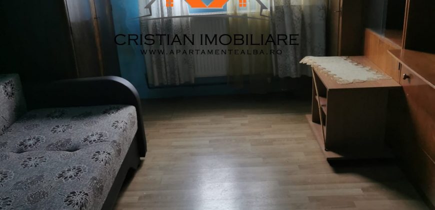 Garsoniera, etaj 3, Cetate!