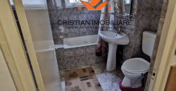 Apartament 3 camere decomandat,etaj 1, 2 bai, Cetate !