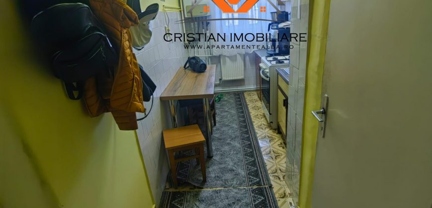 Apartament 2 camere , mobilat, utilat, Cetate,bloc de caramida!