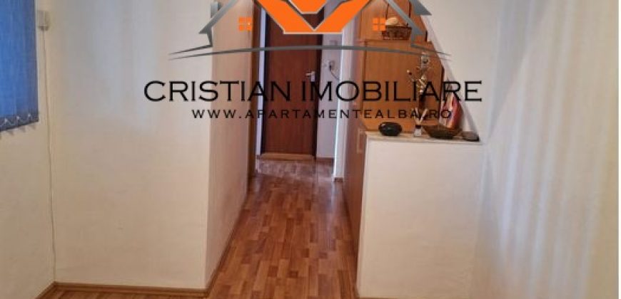 Apartament 3 camere decomandat Cetate-Mercur !