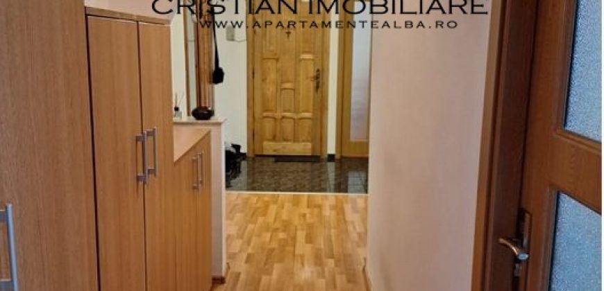 Apartament 3 camere decomandat Cetate-Mercur !