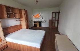 Garsoniera , bloc de apartamente, Parter, Cetate !