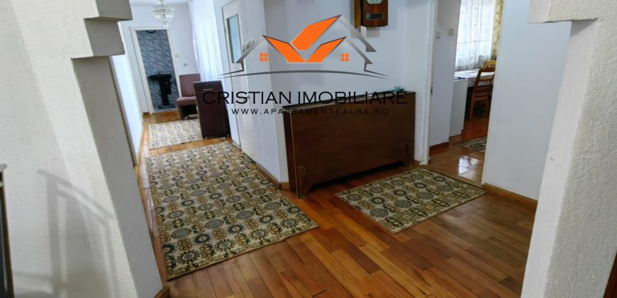 Apartament 4 camere, etaj 1 ,2 bai, mobilat, utilat, Cetate !