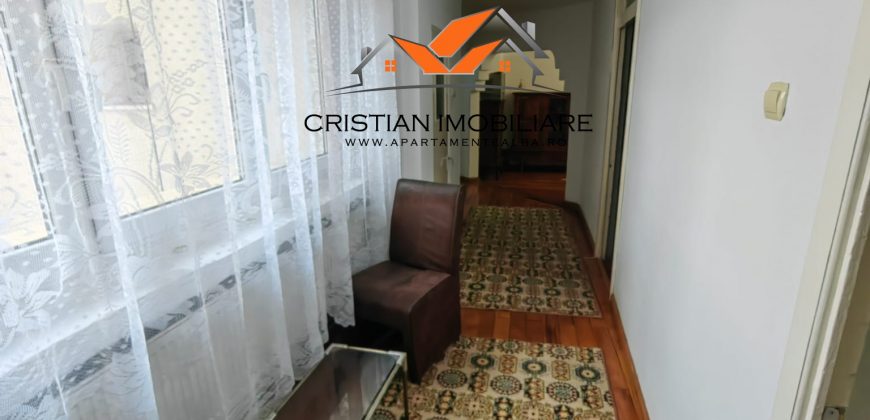 Apartament 4 camere, etaj 1 ,2 bai, mobilat, utilat, Cetate !