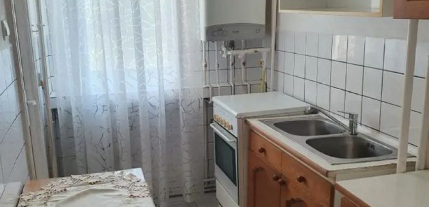 Garsoniera confort 1, mobilata, utilata, etaj 3, Cetate-Parc!